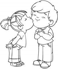 Девочка целует мальчика