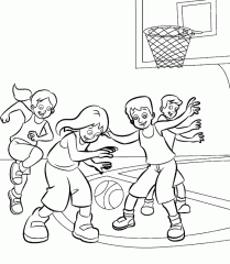 Дети играют в баскетбол