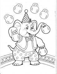 Слон жонглирует